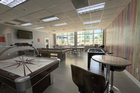 Condo in Miami, Florida, 1 bedroom  № 2088669 - photo 22