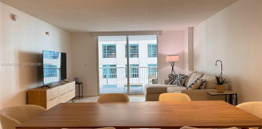 Condo in Miami, Florida, 1 bedroom  № 2088669