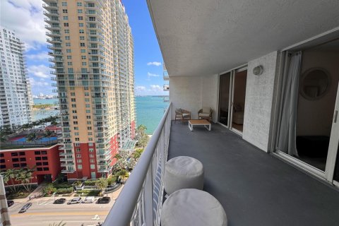 Condo in Miami, Florida, 1 bedroom  № 2088669 - photo 15