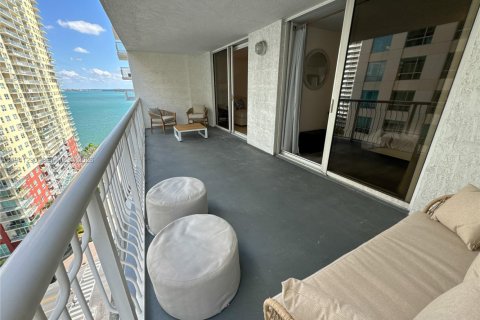 Condo in Miami, Florida, 1 bedroom  № 2088669 - photo 17