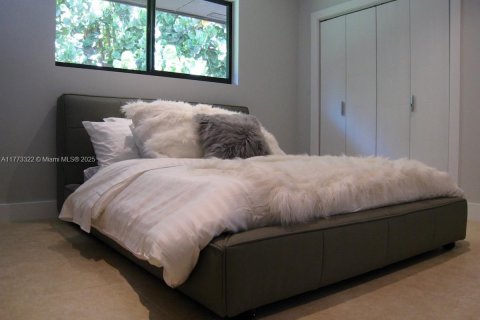 House in Pinecrest, Florida 5 bedrooms, 230.58 sq.m. № 1699220 - photo 18