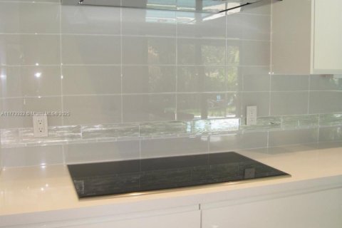House in Pinecrest, Florida 5 bedrooms, 230.58 sq.m. № 1699220 - photo 6