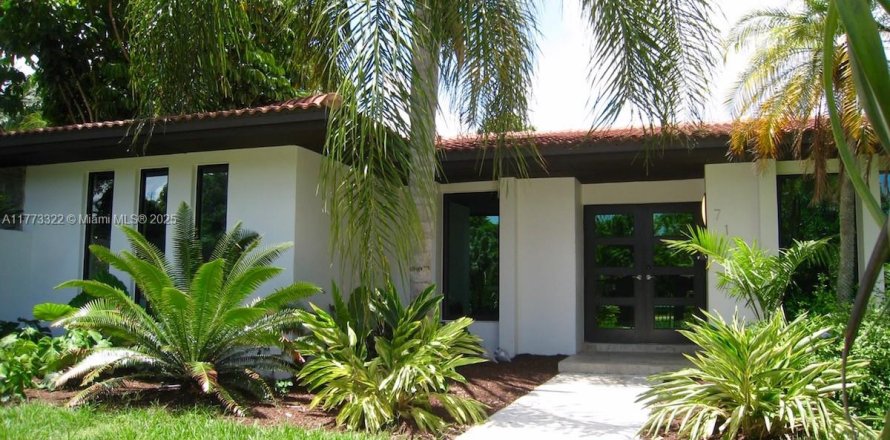 House in Pinecrest, Florida 5 bedrooms, 230.58 sq.m. № 1699220