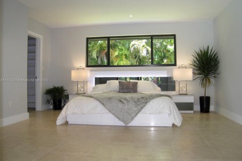 House in Pinecrest, Florida 5 bedrooms, 230.58 sq.m. № 1699220 - photo 11
