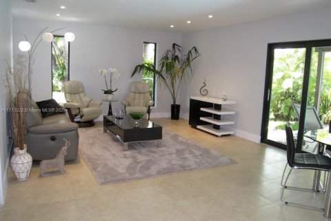 House in Pinecrest, Florida 5 bedrooms, 230.58 sq.m. № 1699220 - photo 8