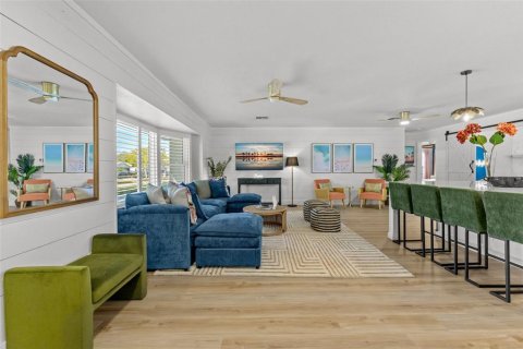 Casa en venta en Seminole, Florida, 4 dormitorios, 185.15 m2 № 2384208 - foto 3
