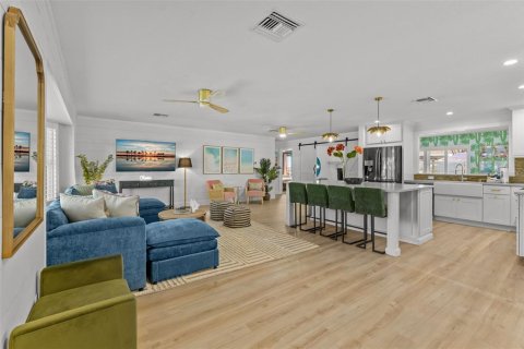 Casa en venta en Seminole, Florida, 4 dormitorios, 185.15 m2 № 2384208 - foto 2