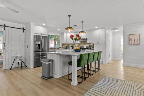 Casa en venta en Seminole, Florida, 4 dormitorios, 185.15 m2 № 2384208 - foto 9