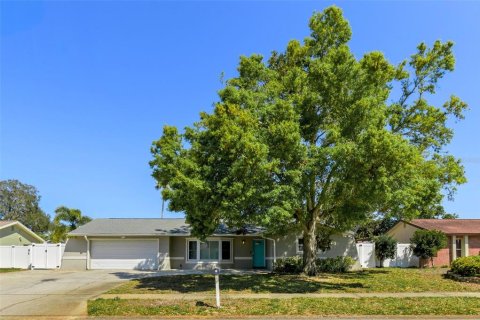 Casa en Seminole, Florida 4 dormitorios, 185.15 m2 № 2384208