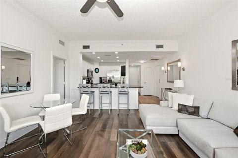 Condominio en venta en Four Corners, Florida, 3 dormitorios, 124.86 m2 № 2151021 - foto 18