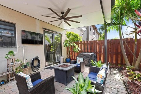Снять в аренду таунхаус в Хомстед, Флорида 4 спальни, 169.92м2, № 1947656 - фото 26