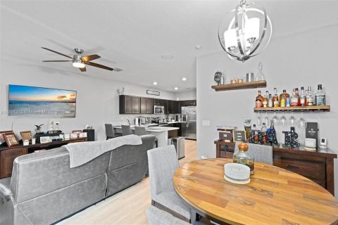 Снять в аренду таунхаус в Хомстед, Флорида 4 спальни, 169.92м2, № 1947656 - фото 13