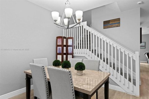 Снять в аренду таунхаус в Хомстед, Флорида 4 спальни, 169.92м2, № 1947656 - фото 7