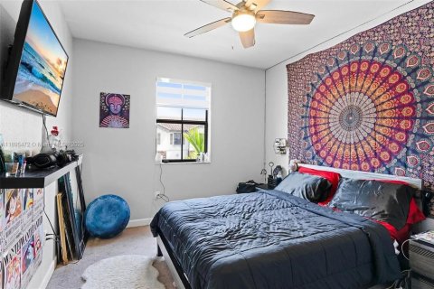 Снять в аренду таунхаус в Хомстед, Флорида 4 спальни, 169.92м2, № 1947656 - фото 22