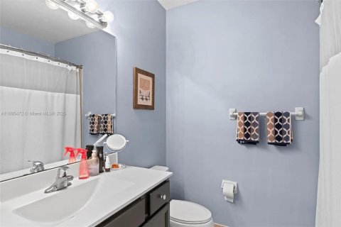 Снять в аренду таунхаус в Хомстед, Флорида 4 спальни, 169.92м2, № 1947656 - фото 23