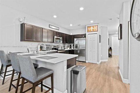 Снять в аренду таунхаус в Хомстед, Флорида 4 спальни, 169.92м2, № 1947656 - фото 9