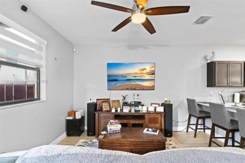 Снять в аренду таунхаус в Хомстед, Флорида 4 спальни, 169.92м2, № 1947656 - фото 11