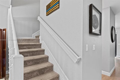 Снять в аренду таунхаус в Хомстед, Флорида 4 спальни, 169.92м2, № 1947656 - фото 15