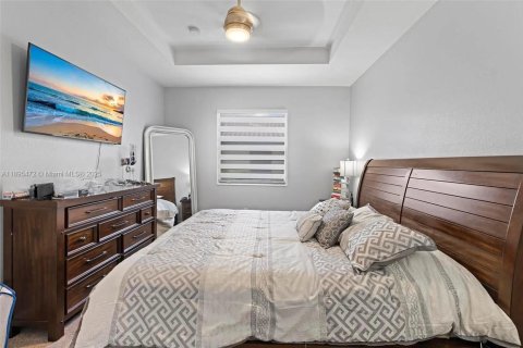 Снять в аренду таунхаус в Хомстед, Флорида 4 спальни, 169.92м2, № 1947656 - фото 18