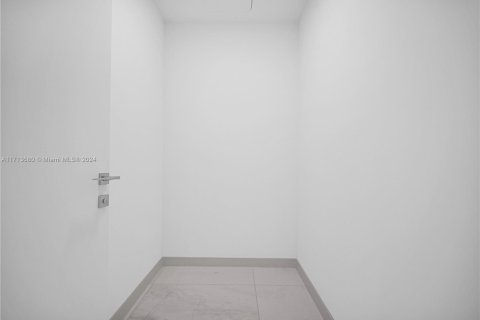 Condominio en venta en Miami, Florida, 1 dormitorio № 2013775 - foto 11