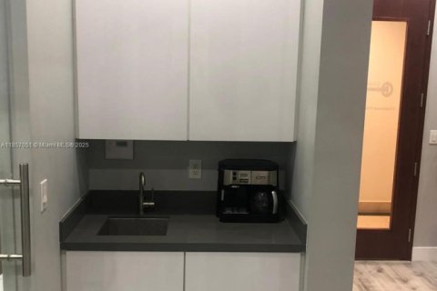 Commercial property in Weston, Florida № 2022697 - photo 7