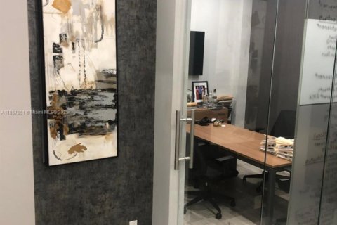 Commercial property in Weston, Florida № 2022697 - photo 8