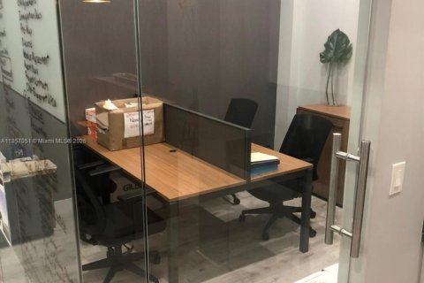 Commercial property in Weston, Florida № 2022697 - photo 9