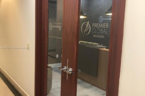 Commercial property in Weston, Florida № 2022697 - photo 4