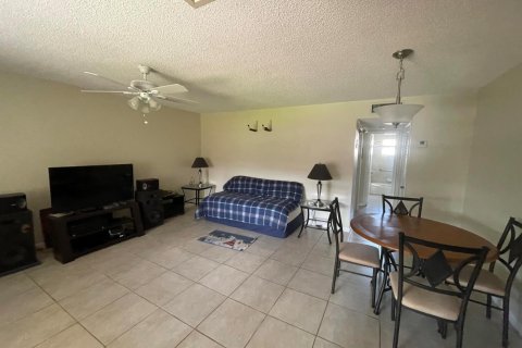 Studio in the Condo in Hollywood, Florida  № 2179455 - photo 4