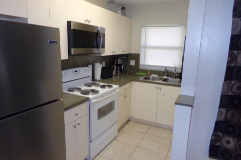 Studio in the Condo in Hollywood, Florida  № 2179455 - photo 6