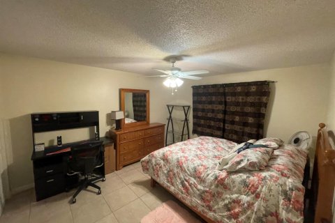Studio in the Condo in Hollywood, Florida  № 2179455 - photo 11