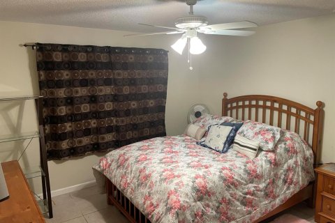 Studio in the Condo in Hollywood, Florida  № 2179455 - photo 12