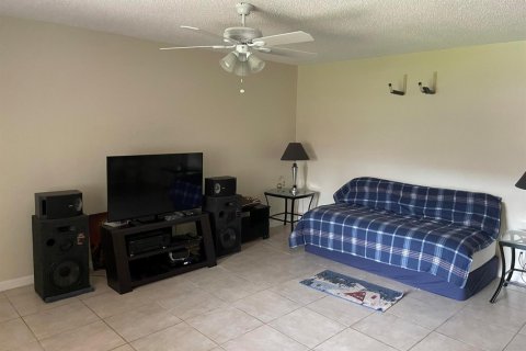 Studio in the Condo in Hollywood, Florida  № 2179455 - photo 5