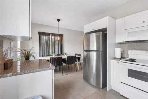 Immobilier commercial à vendre à Miami, Floride: 192.68 m2 № 2049143 - photo 13