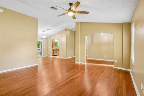 Villa ou maison à vendre à Lady Lake, Floride: 4 chambres, 162.95 m2 № 2221591 - photo 11