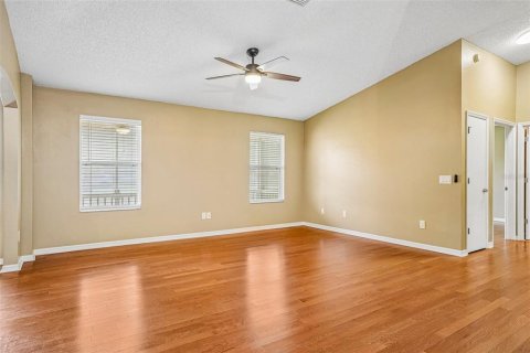 Villa ou maison à vendre à Lady Lake, Floride: 4 chambres, 162.95 m2 № 2221591 - photo 8
