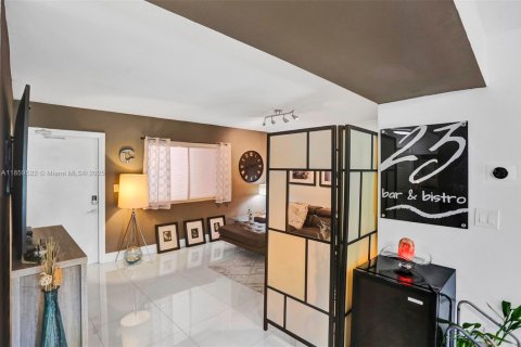 Copropriété à vendre à Miami, Floride: 2 chambres, 114.73 m2 № 1979726 - photo 3