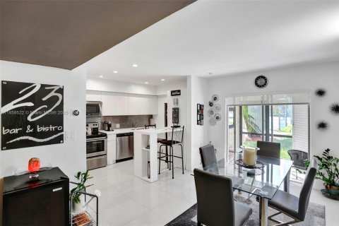 Copropriété à vendre à Miami, Floride: 2 chambres, 114.73 m2 № 1979726 - photo 5