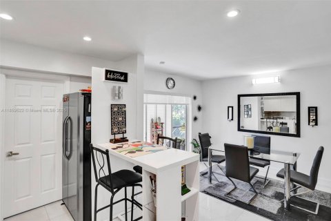 Copropriété à vendre à Miami, Floride: 2 chambres, 114.73 m2 № 1979726 - photo 8