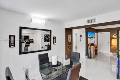 Copropriété à vendre à Miami, Floride: 2 chambres, 114.73 m2 № 1979726 - photo 6