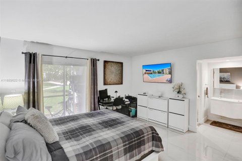 Copropriété à vendre à Miami, Floride: 2 chambres, 114.73 m2 № 1979726 - photo 11