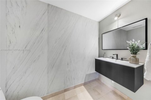 Condominio en venta en Miami, Florida, 1 dormitorio, 108.42 m2 № 2026067 - foto 9