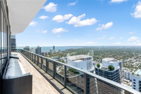 Condominio en venta en Miami, Florida, 4 dormitorios, 360.65 m2 № 2077291 - foto 15
