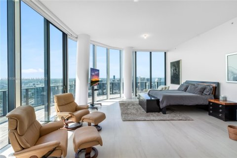 Condominio en venta en Miami, Florida, 4 dormitorios, 360.65 m2 № 2077291 - foto 18