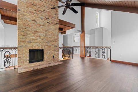 Villa ou maison à vendre à Miami, Floride: 4 chambres, 383.69 m2 № 2297297 - photo 27