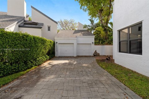Villa ou maison à vendre à Miami, Floride: 4 chambres, 383.69 m2 № 2297297 - photo 5