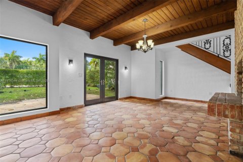 Villa ou maison à vendre à Miami, Floride: 4 chambres, 383.69 m2 № 2297297 - photo 17