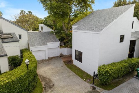Villa ou maison à Miami, Floride 4 chambres, 383.69 m2 № 2297297