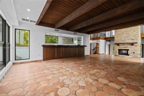 Villa ou maison à vendre à Miami, Floride: 4 chambres, 383.69 m2 № 2297297 - photo 12