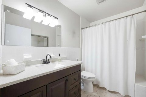 Condo in Clearwater, Florida, 2 bedrooms № 2110755 - photo 22